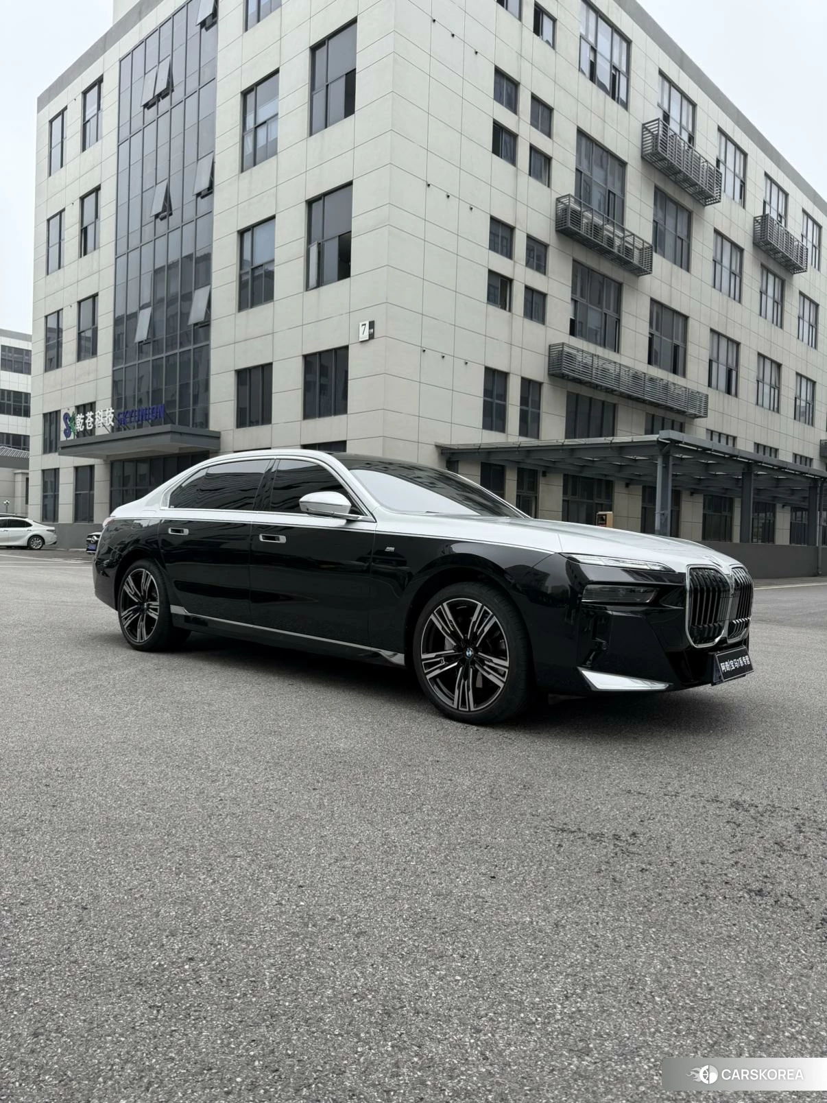 BMW 7 series 2022 Черный из Китая, фото 6