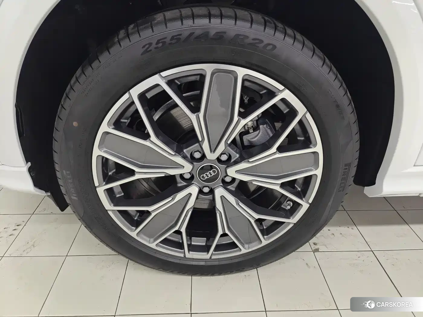Audi Q5L id 4644703 из Китая 16