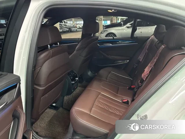 BMW 5 Series (G30) id 3036654 из Кореи 9