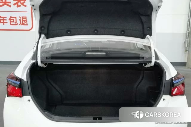 Toyota Corolla dual engine E+ id 4276506 из Китая 20