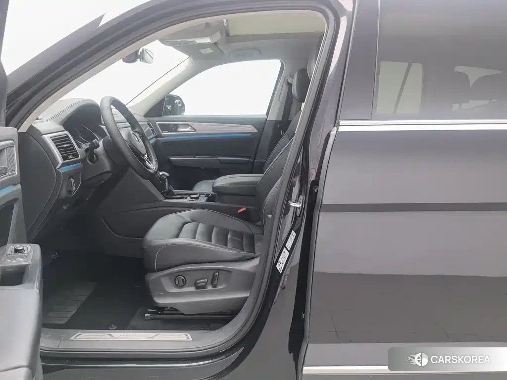 Volkswagen Touareg id 4599566 из Китая 20