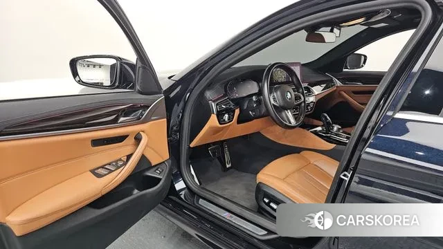 BMW 5 Series (G30) id 3587397 из Кореи 16