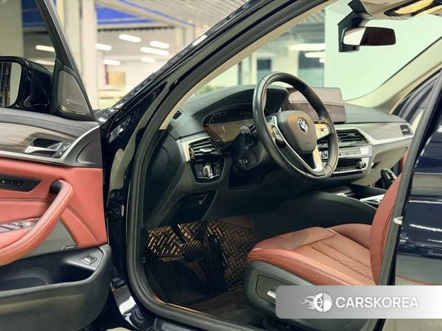 BMW 5 series 2023 Черный из Китая, фото 6