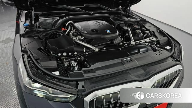 BMW 5 Series (G60) id 4629855 из Кореи 27