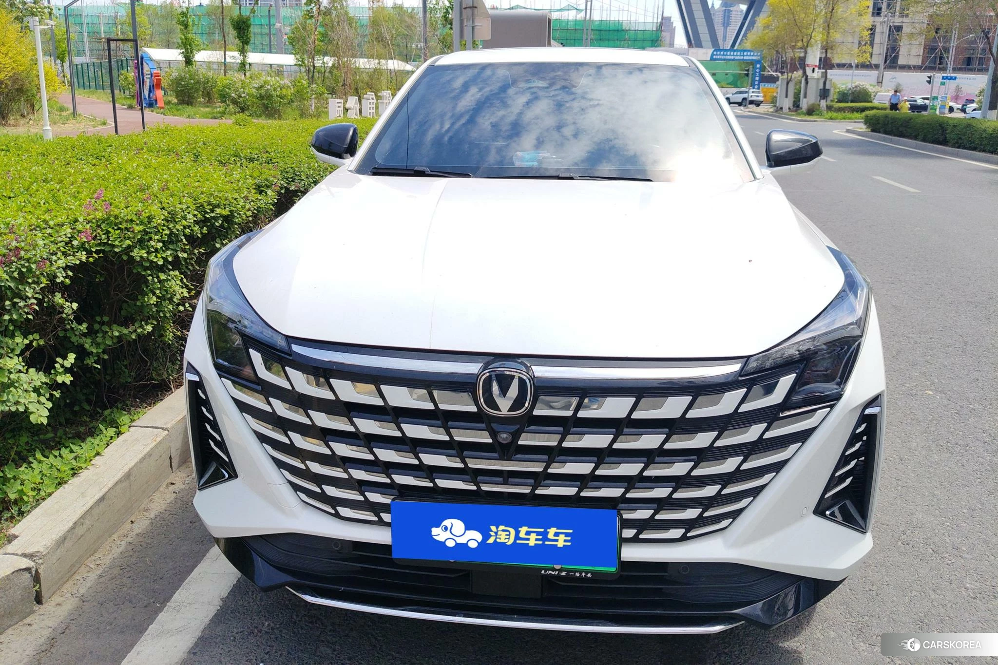Chang'an UNI-Z PHEV id 4485545 из Китая 12