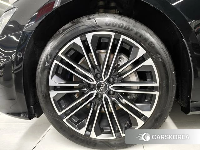 Audi A6L id 4300413 из Китая 10