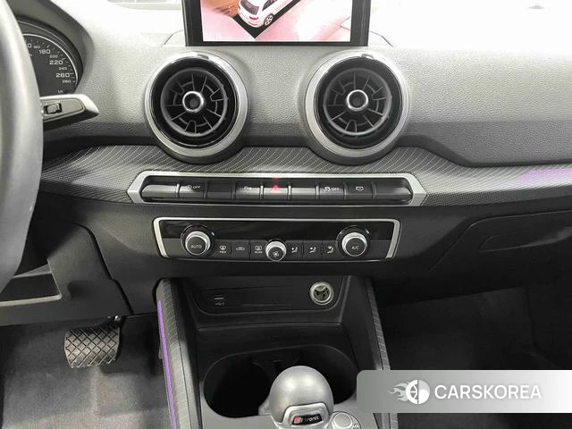 Audi Q2L id 4313550 из Китая 15