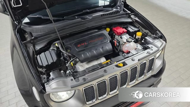 Jeep Renegade id 4698381 из Кореи 27
