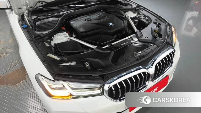 BMW 5 Series (G30) id 4632104 из Кореи 29