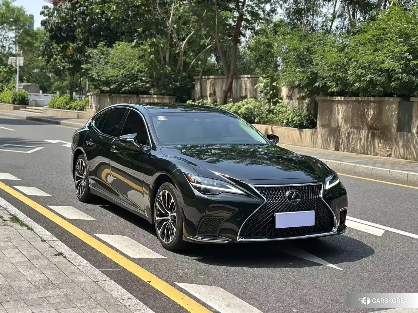 Lexus LS id 4600602 из Китая 14