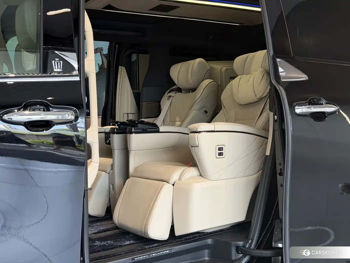 Toyota Vellfire 2024 Черный из Китая, фото 6
