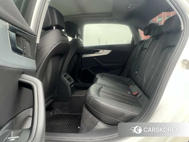 Audi A4L id 4314844 из Китая 15