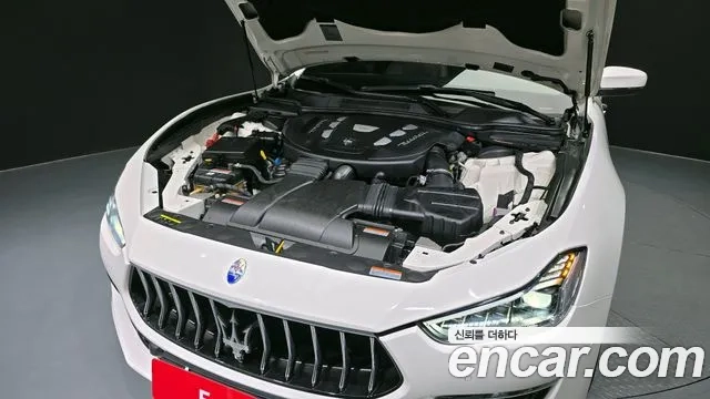 Maserati Ghibli id 2950873 из Кореи 16