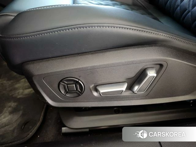 Audi A6L id 4307686 из Китая 22