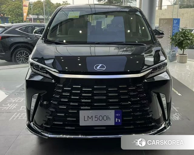 Lexus LM id 4298505 из Китая 15