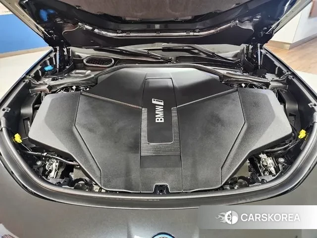 BMW i7 (G70) id 3452478 из Кореи 16