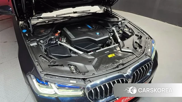 BMW 5 Series (G30) id 3771174 из Кореи 16