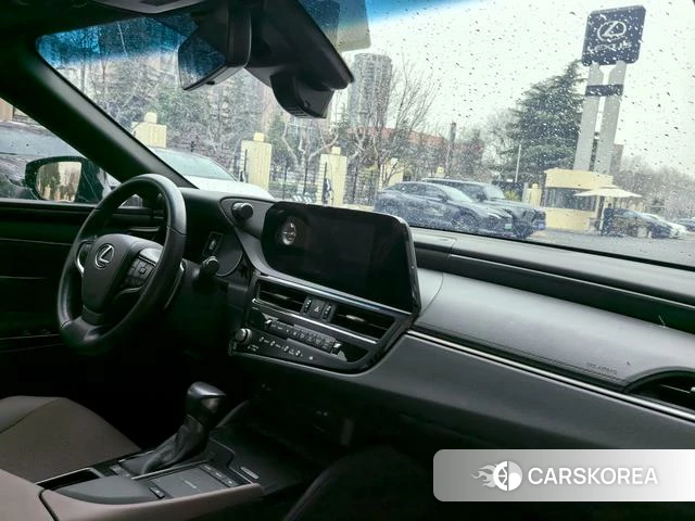 Lexus ES id 4209815 из Китая 13