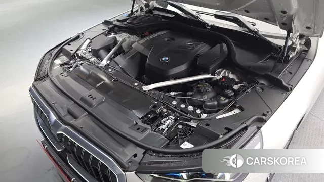 BMW 5 Series (G60) id 3142228 из Кореи 16