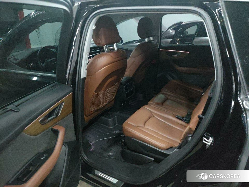 Audi Q7 2020 Черный из Китая, фото 6