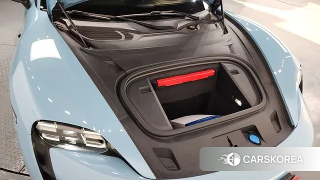 Porsche Taycan id 3679970 из Кореи 16