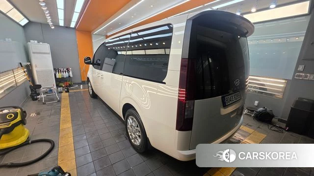 Hyundai Staria 2023 Белый из Кореи, фото 6