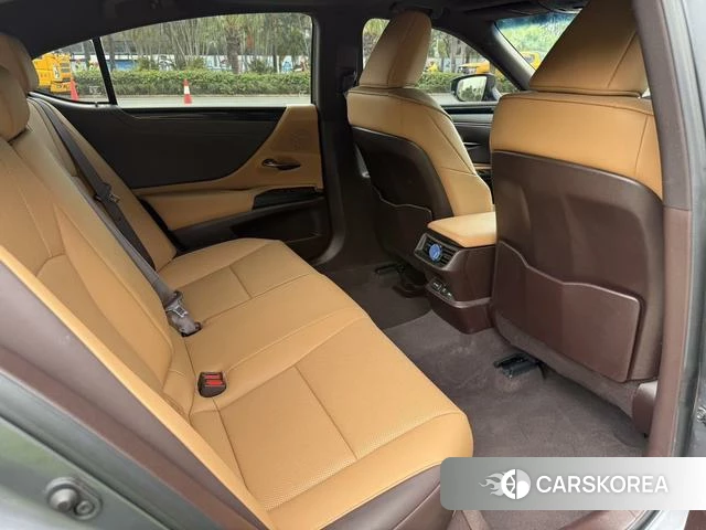 Lexus ES id 4298256 из Китая 13