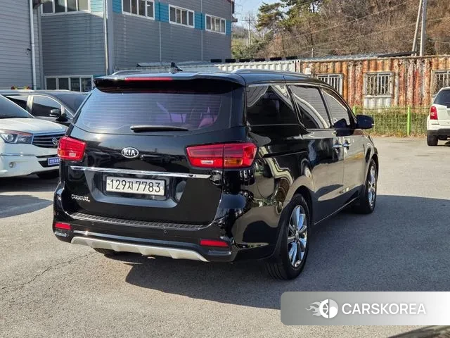 Kia The New Carnival id 3578382 из Кореи 15