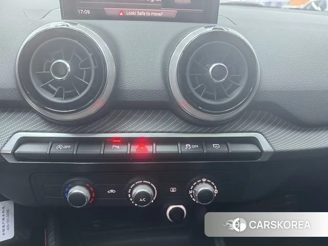 Audi Q2L id 4297537 из Китая 24