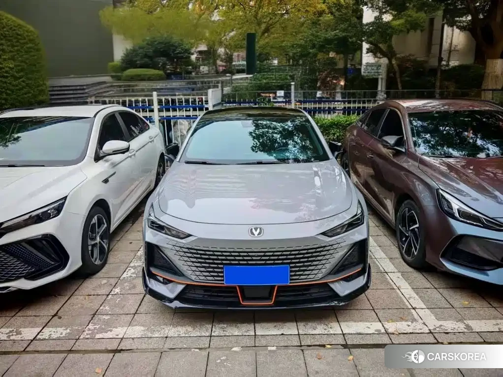 Chang'an UNI-V id 4600600 из Китая 11