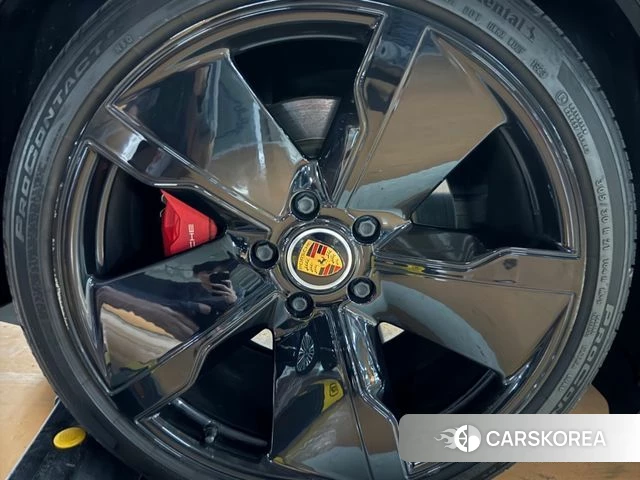 Porsche Taycan id 4206642 из Кореи 15