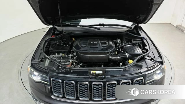 Jeep Grand Cherokee id 3955524 из Кореи 16