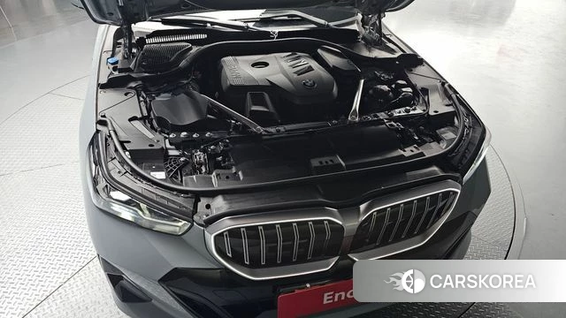 BMW 5 Series (G60) id 3882970 из Кореи 16