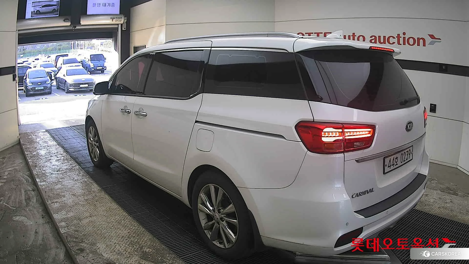 Kia Carnival id 3888409 из Кореи 33