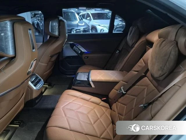 BMW 7 Series (G70) 2024 Белый из Кореи, фото 6