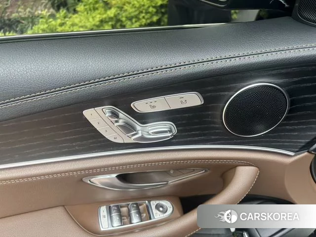 Mercedes-Benz E-class 2023 Черный из Китая, фото 6