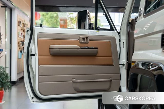 Toyota Land Cruiser 70 Series id 4272194 из Китая 16