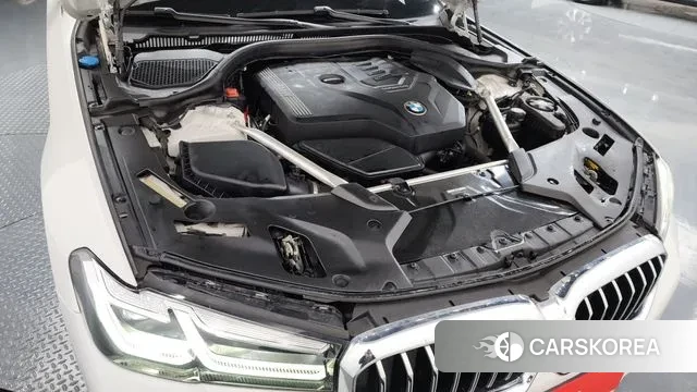 BMW 5 Series (G30) id 3702525 из Кореи 16