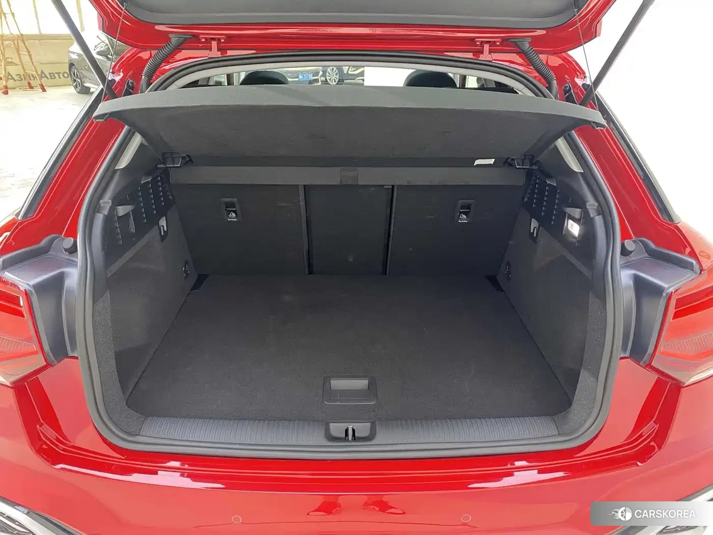 Audi Q2L id 4653875 из Китая 18