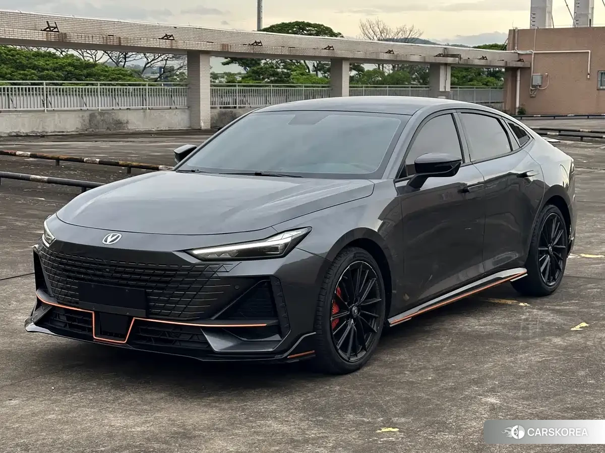 Chang'an Changan UNI-V 2023 Silver/gray из Китая, фото 6