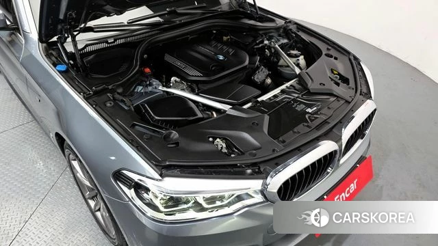 BMW 5 Series (G30) id 3905329 из Кореи 16