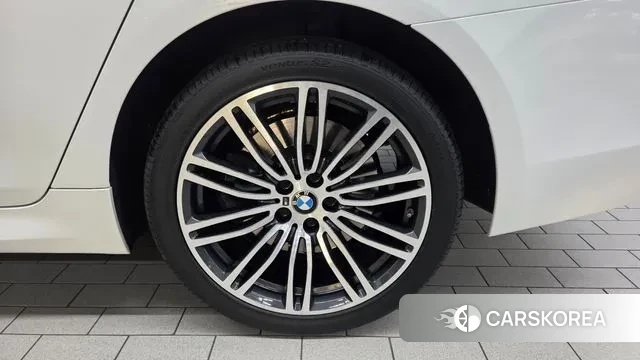 BMW 5 Series (G30) id 3499222 из Кореи 16