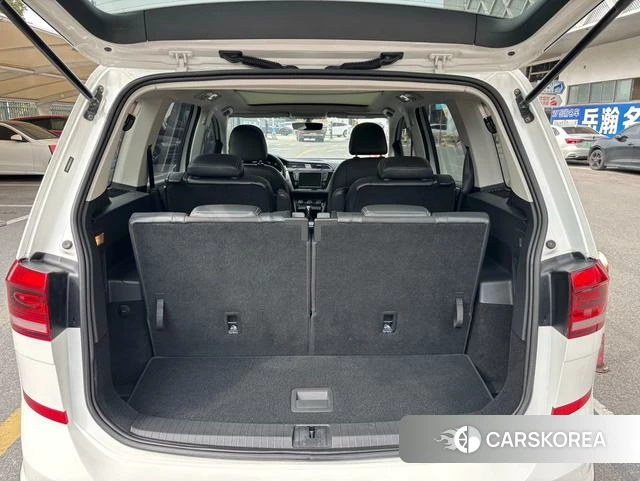Volkswagen Touran L id 4238643 из Китая 10