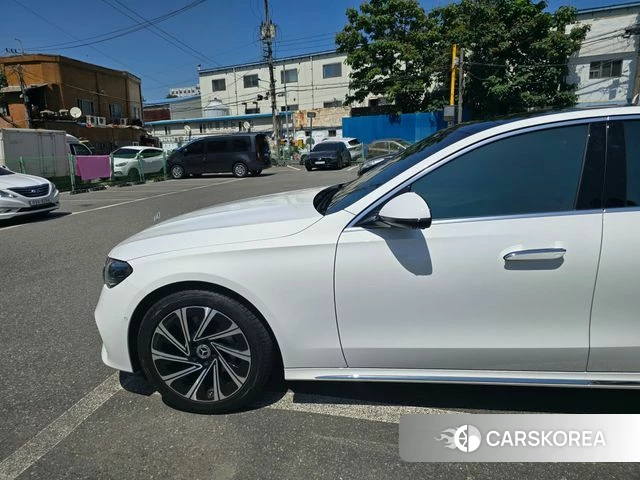 Mercedes-Benz E-Class W214 2024 Белый из Кореи, фото 6
