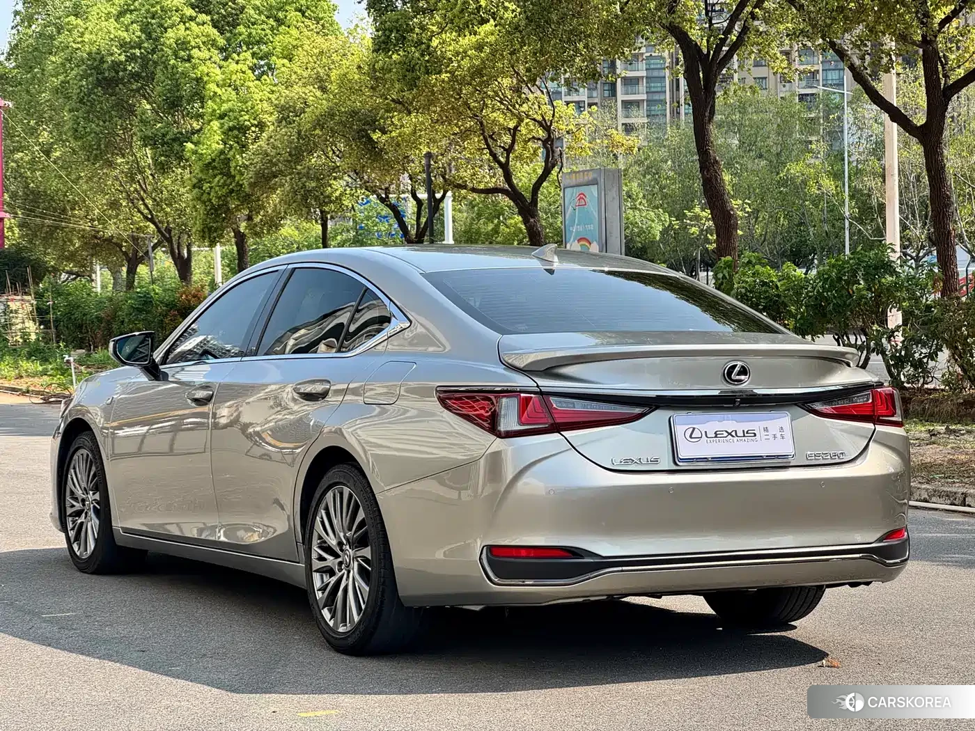 Lexus ES id 4622594 из Китая 8