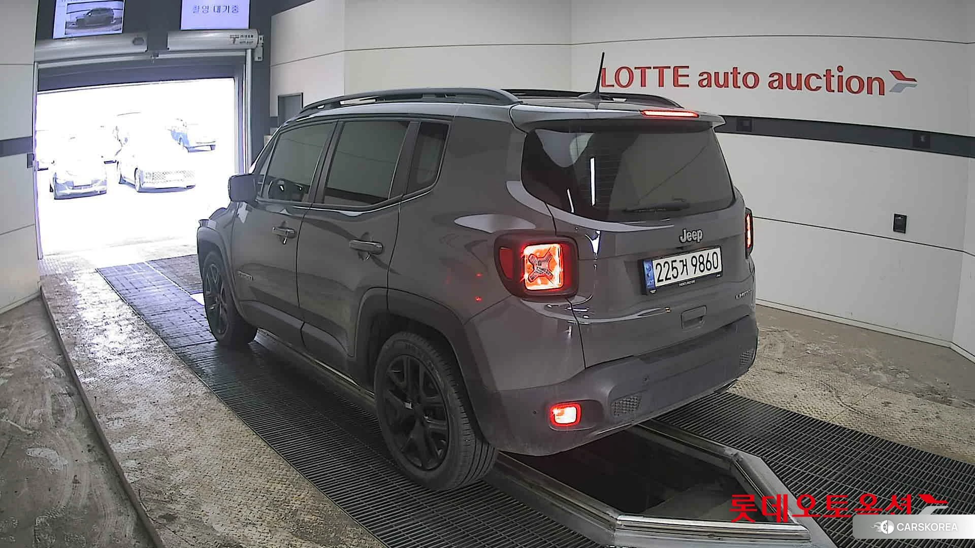 Jeep Straw Renegade 1.3 FWD id 3888279 из Кореи 29