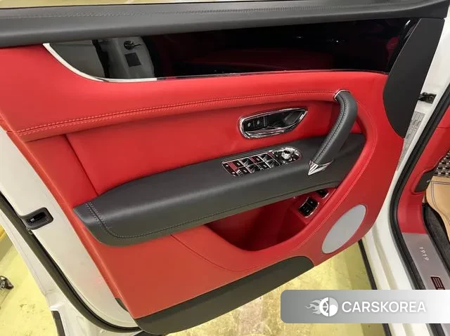 Bentley Bentayga 2019 Белый из Кореи, фото 6