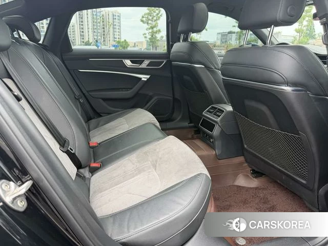 Audi A6L id 4299960 из Китая 12