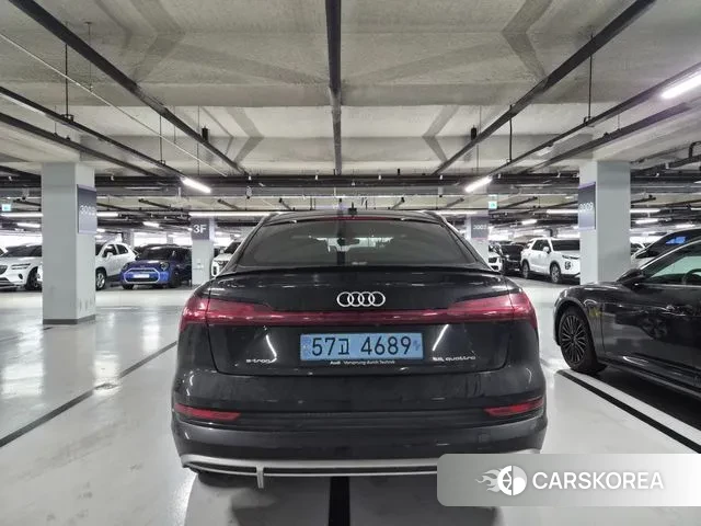 Audi e-Tron 2023 Черный из Кореи, фото 6