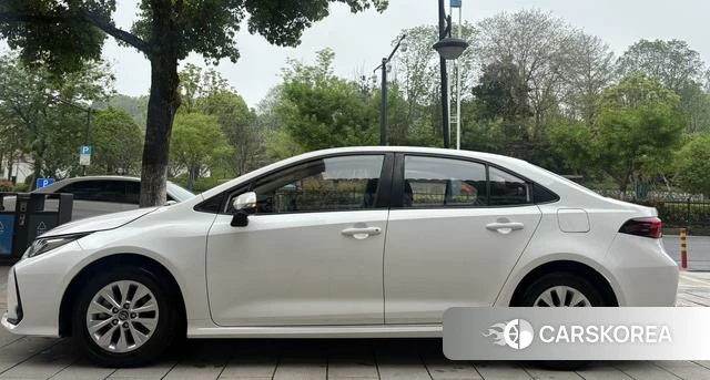 Toyota Corolla id 4278569 из Китая 7